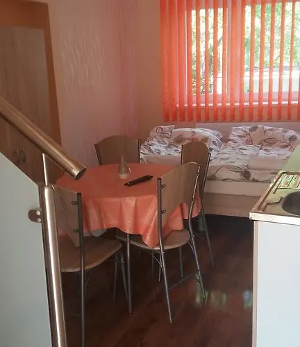 Apartament Romai *